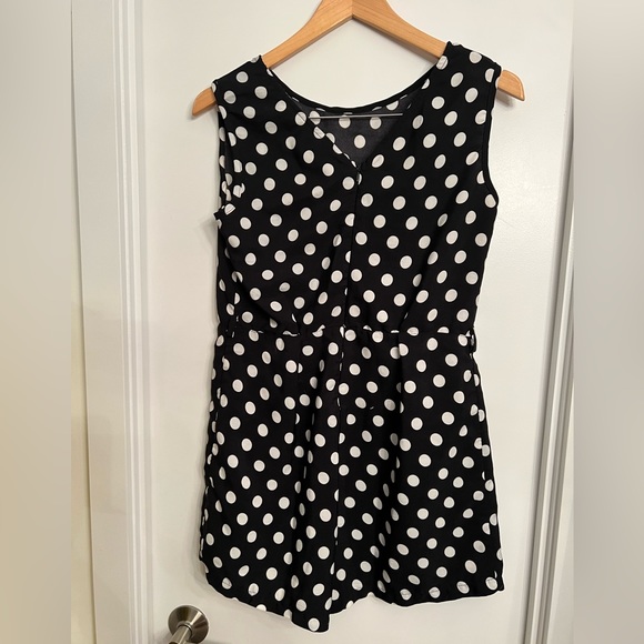 Black and white polka dot onesie/ romper [Free add on item] - Picture 6 of 10